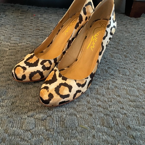 Rowen Satin leopard print pump size 8.5 - Picture 2 of 5